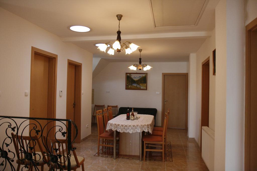 Pacsirta Vendeghaz Hotel Egerszalok Exterior photo